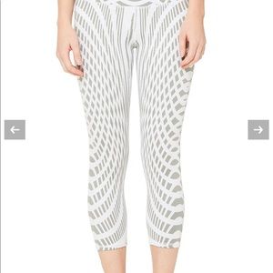 Alo High Waist Airbrush Capri